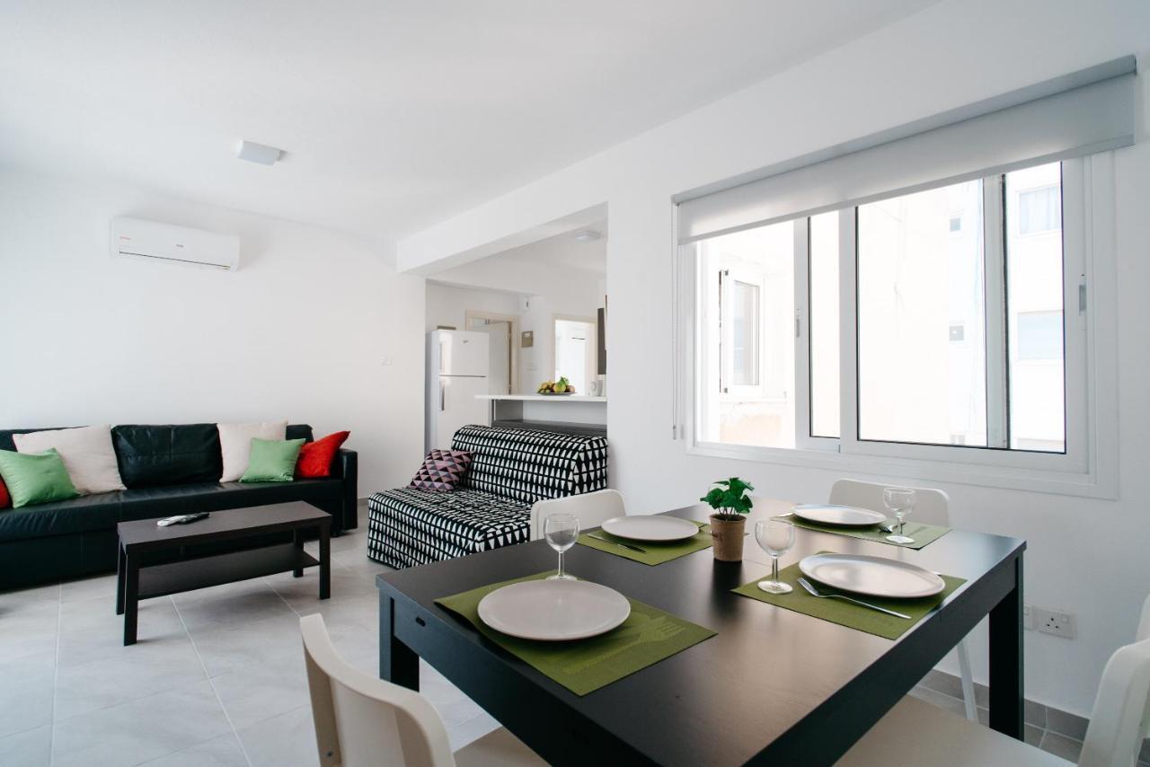 Ferienwohnung Seasunlove Apt. Larnaka Exterior foto