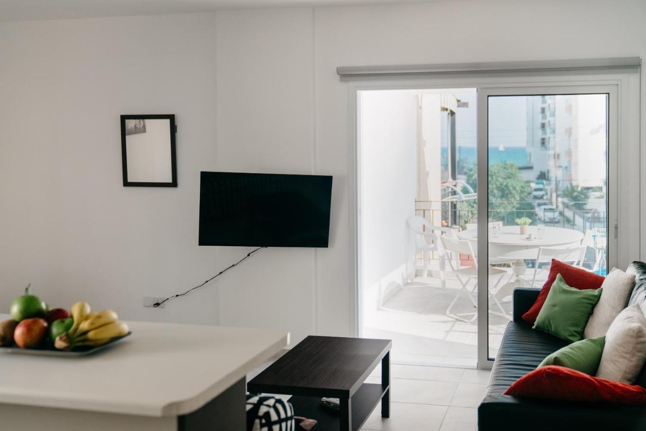 Ferienwohnung Seasunlove Apt. Larnaka Exterior foto